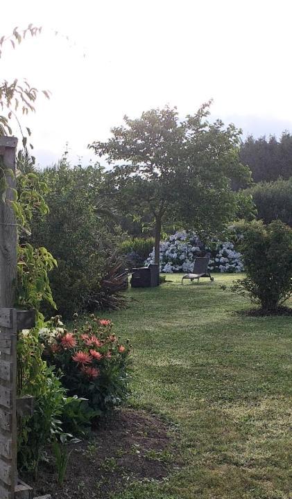 Tikleuziou Bed and Breakfast Lanildut Exteriör bild